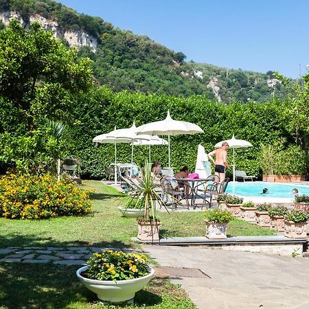 Casa Sorrento, Immerso Nel Verde A Pochi Passi Dal Centro Екстериор снимка