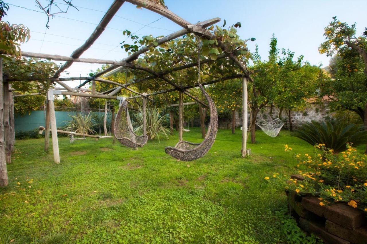 Casa Sorrento, Immerso Nel Verde A Pochi Passi Dal Centro Екстериор снимка