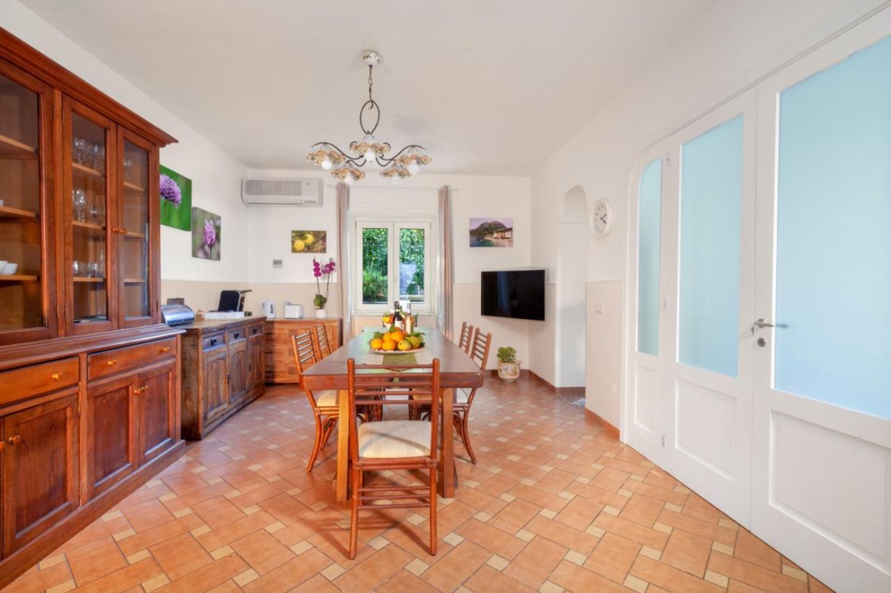 Casa Sorrento, Immerso Nel Verde A Pochi Passi Dal Centro Екстериор снимка