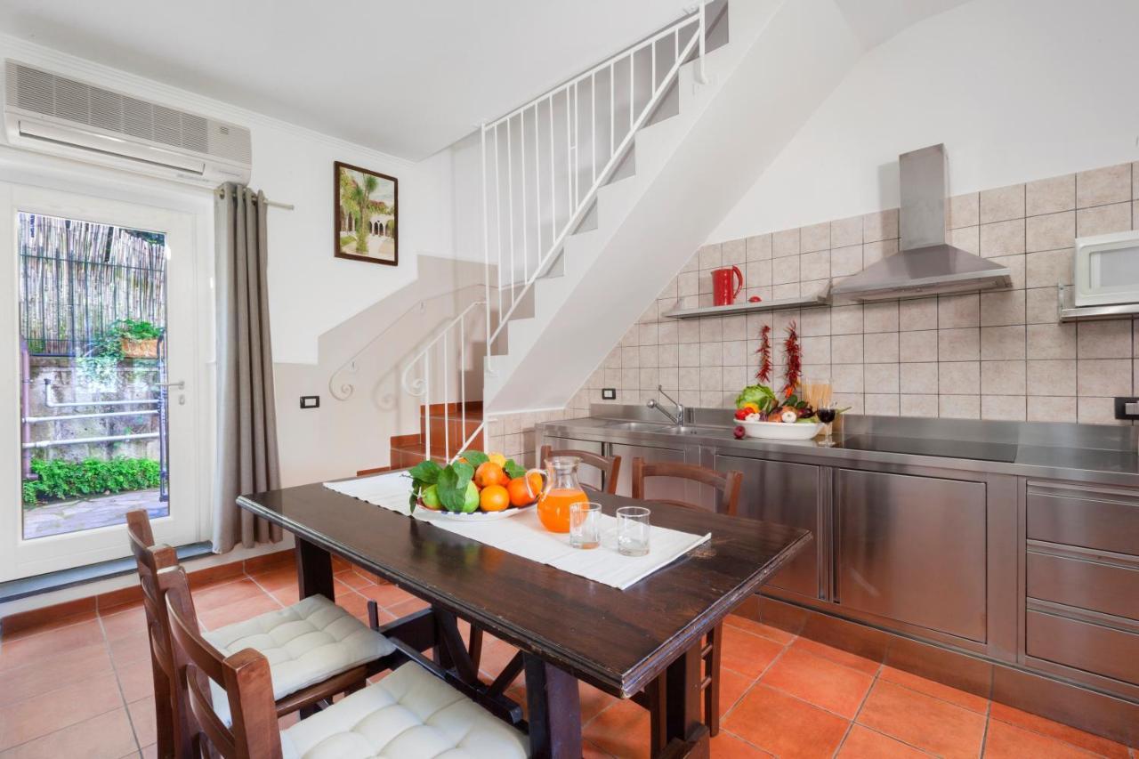 Casa Sorrento, Immerso Nel Verde A Pochi Passi Dal Centro Екстериор снимка